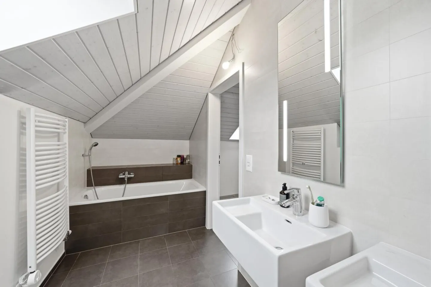 Magnificent village house with pool and garden - Photo 13 of 13