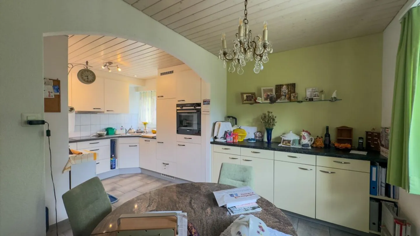 Casa unifamiliare ristrutturata con grande terreno - Foto 7 di 16