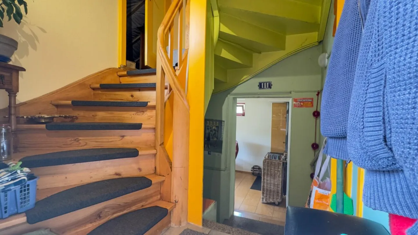 Casa unifamiliare ristrutturata con grande terreno - Foto 11 di 16