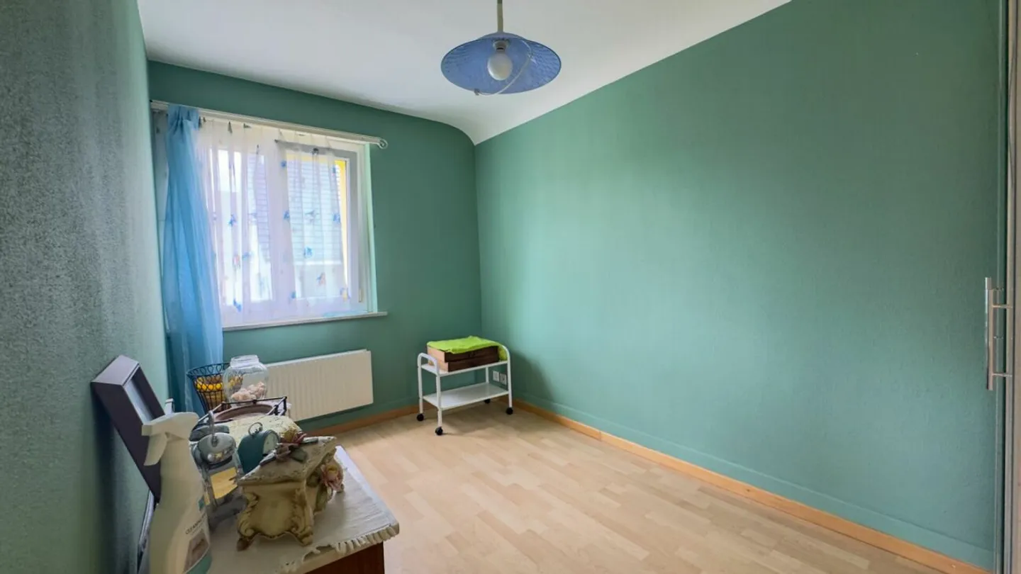 Casa unifamiliare ristrutturata con grande terreno - Foto 14 di 16