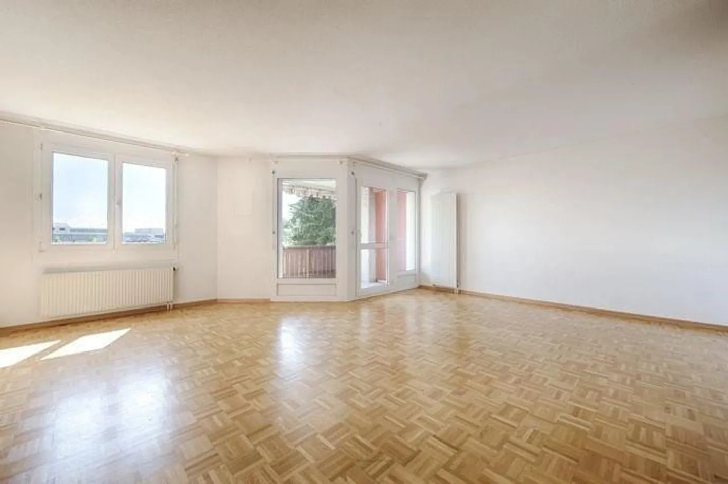 Charmante, teilsanierte Wohnung an zentraler Lage - Photo 3 of 7