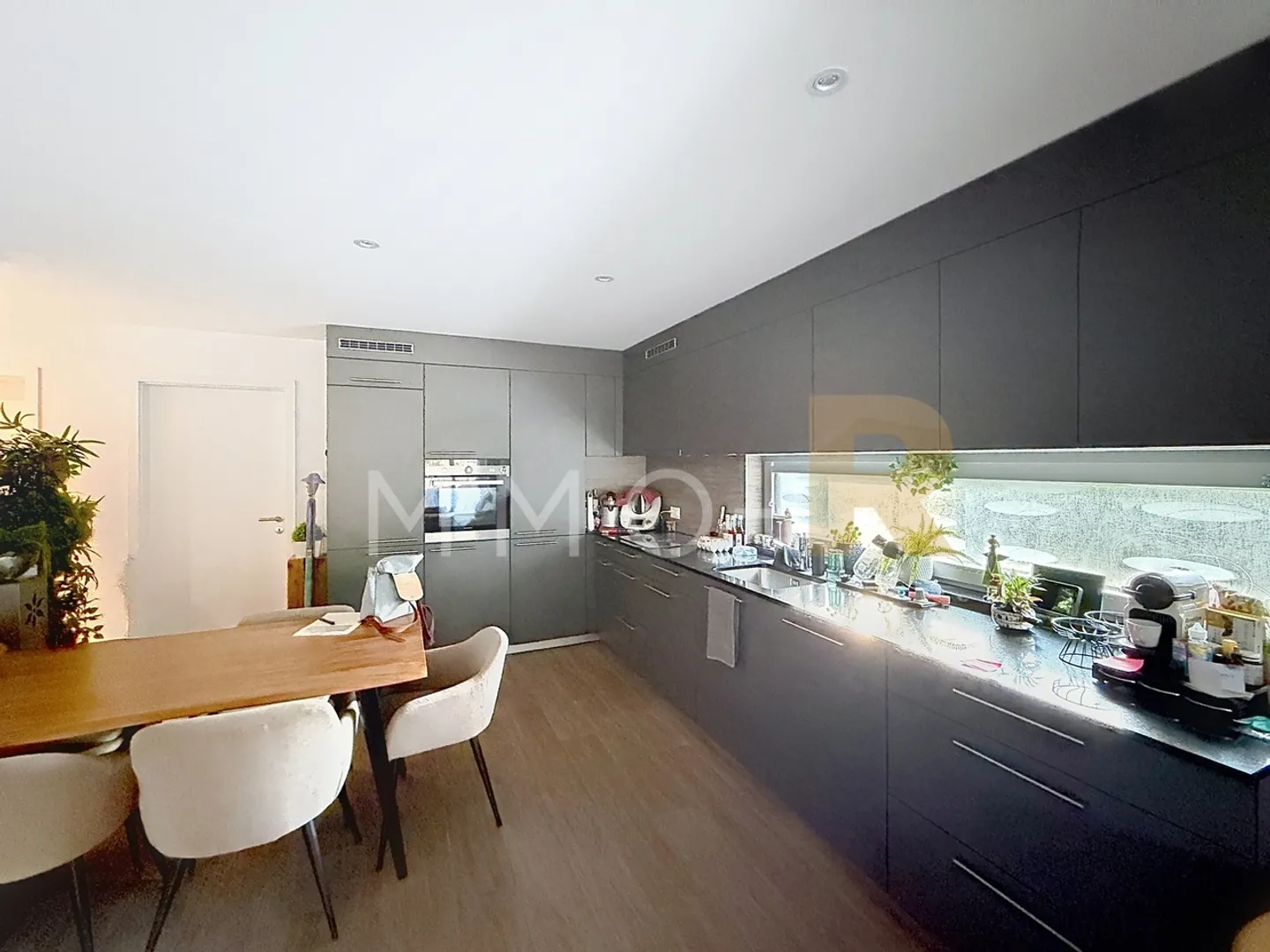 Charming 3.5-room apartment with terrace and garden - Photo 4 of 12
