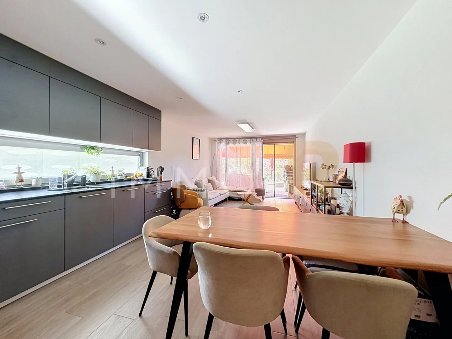 Charming 3.5-room apartment with terrace and garden - Photo 2 of 12