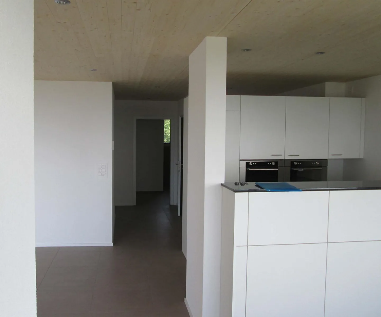 Appartement 3,5 pièces avec vue panoramique incomparable sur le lac - Photo 3 sur 12