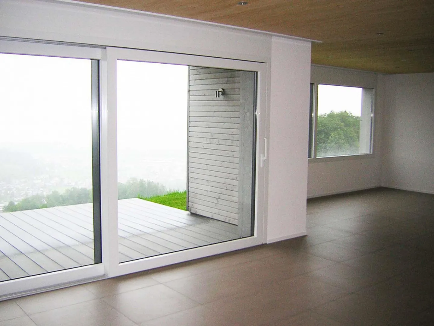 Appartement 3,5 pièces avec vue panoramique incomparable sur le lac - Photo 10 sur 12