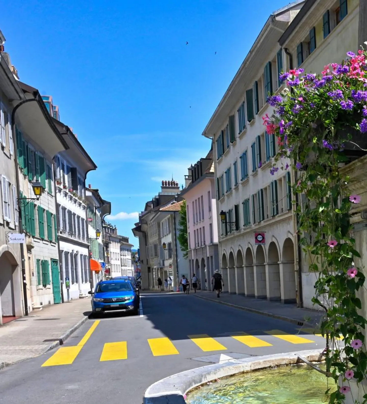 ESCLUSIVO: Edificio a uso misto nel cuore di Nyon - Foto 1 di 10