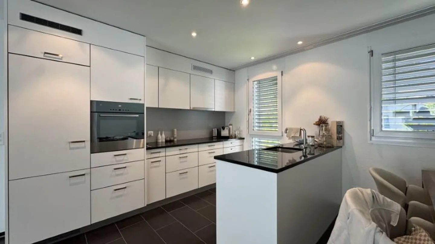 Bright and spacious apartment - Photo 5 of 10