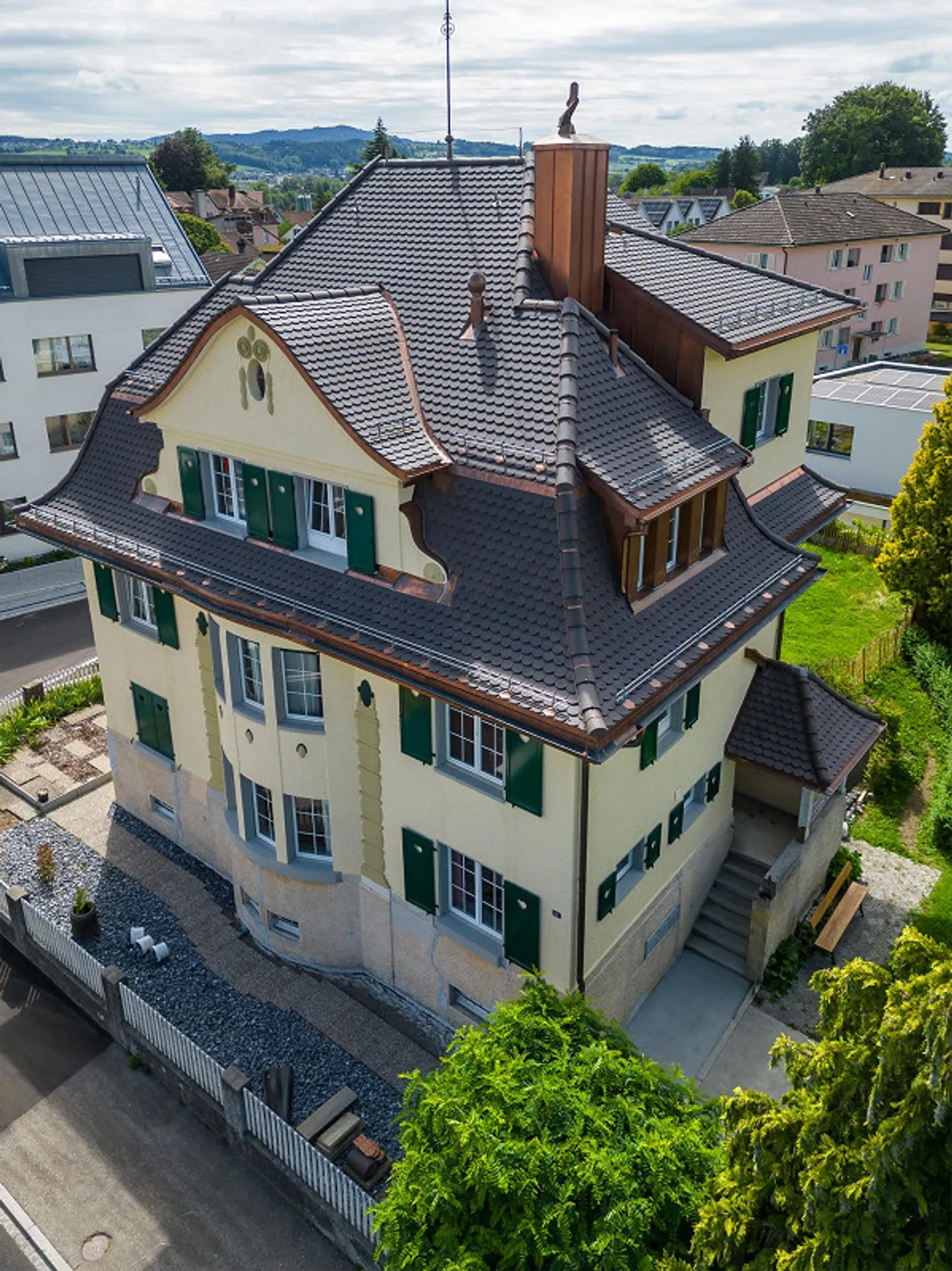 Appartement lumineux de 4,5 pièces à louer dans un emplacement attrayant - Photo 1 sur 13