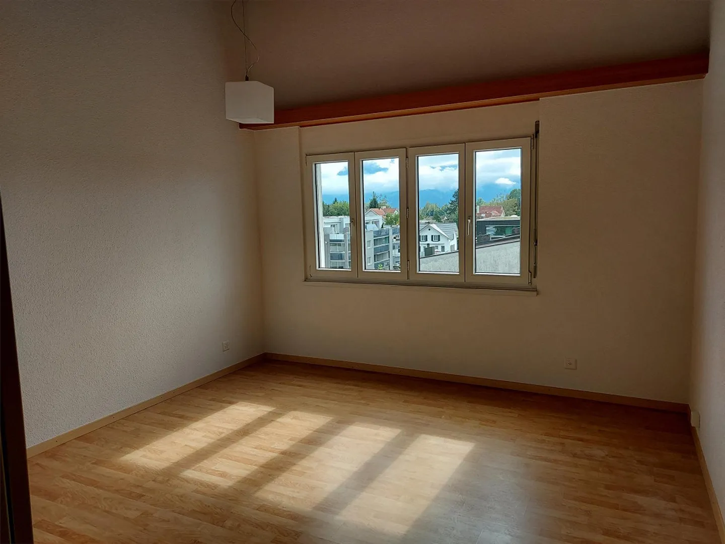 Appartement fonctionnel et facile d'entretien de 2 1/2 pièces (appartement pour seniors) - Photo 2 sur 7