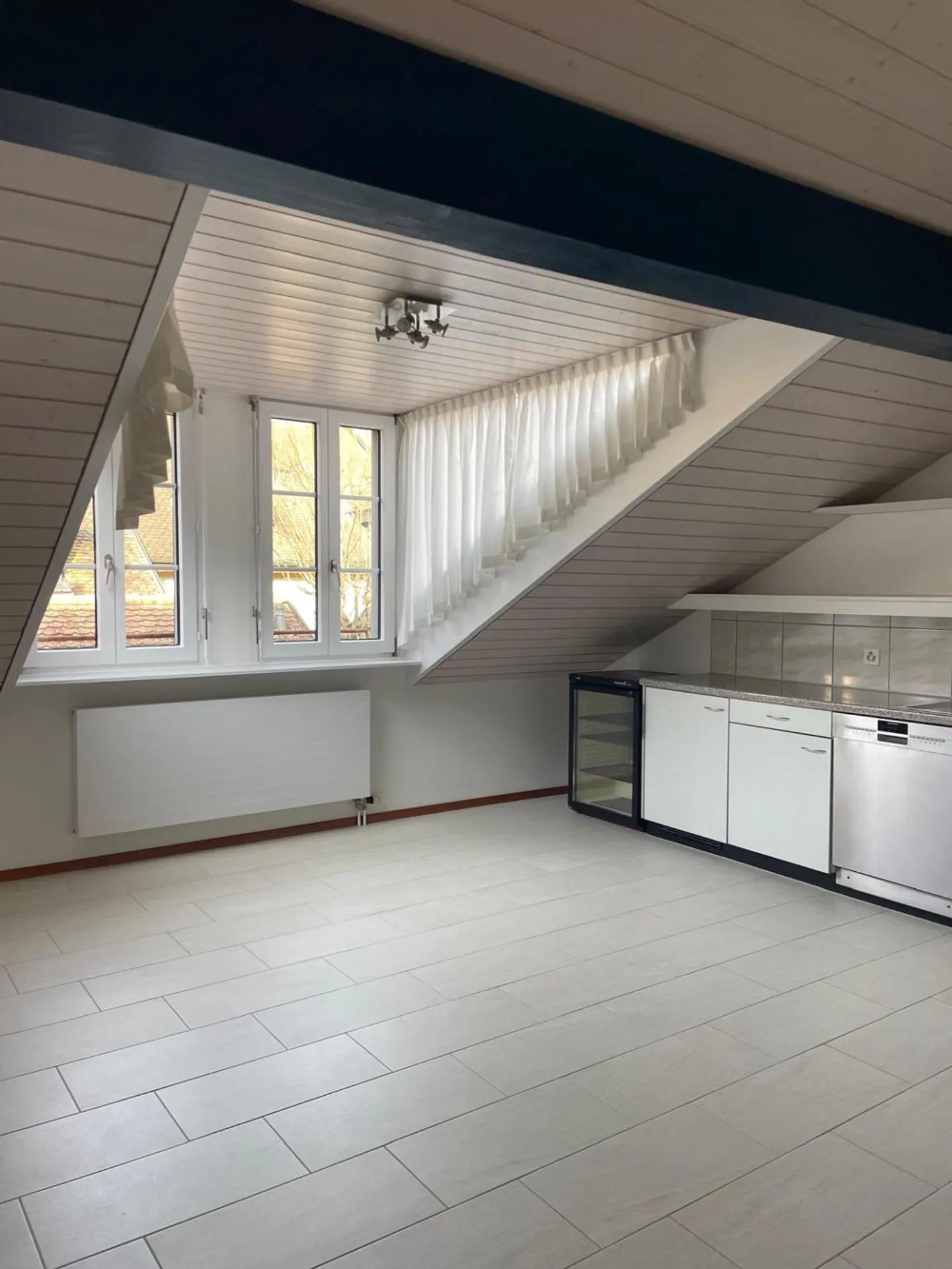 Charming accommodation in the heart of Grand-Rue and a stone's throw from the lake - Photo 2 of 12