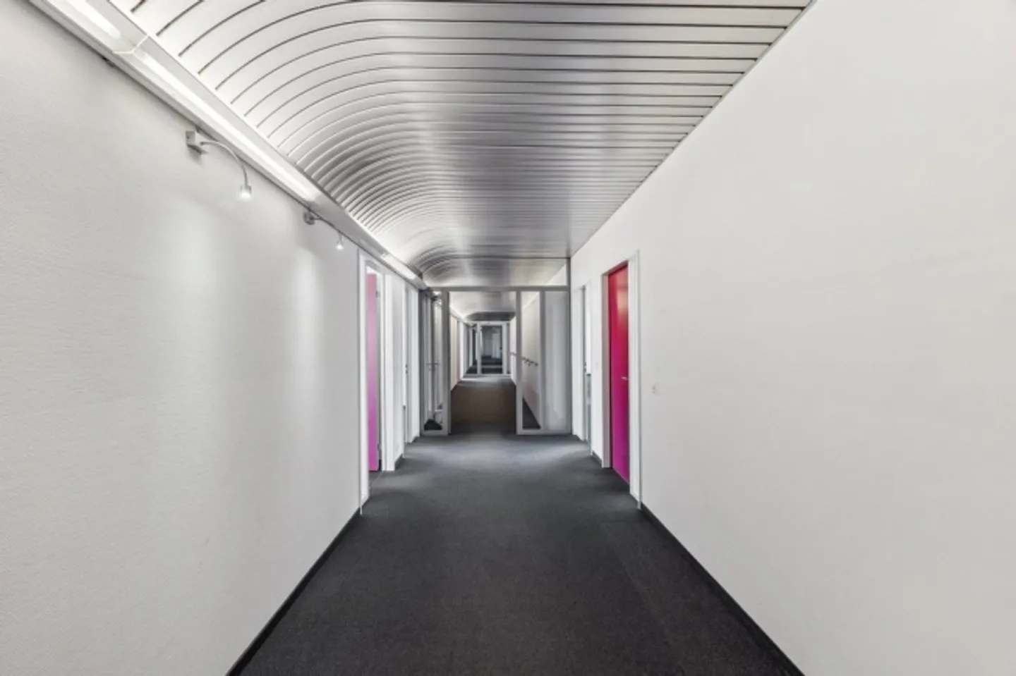 Spazio ufficio in affitto - Foto 2 di 4