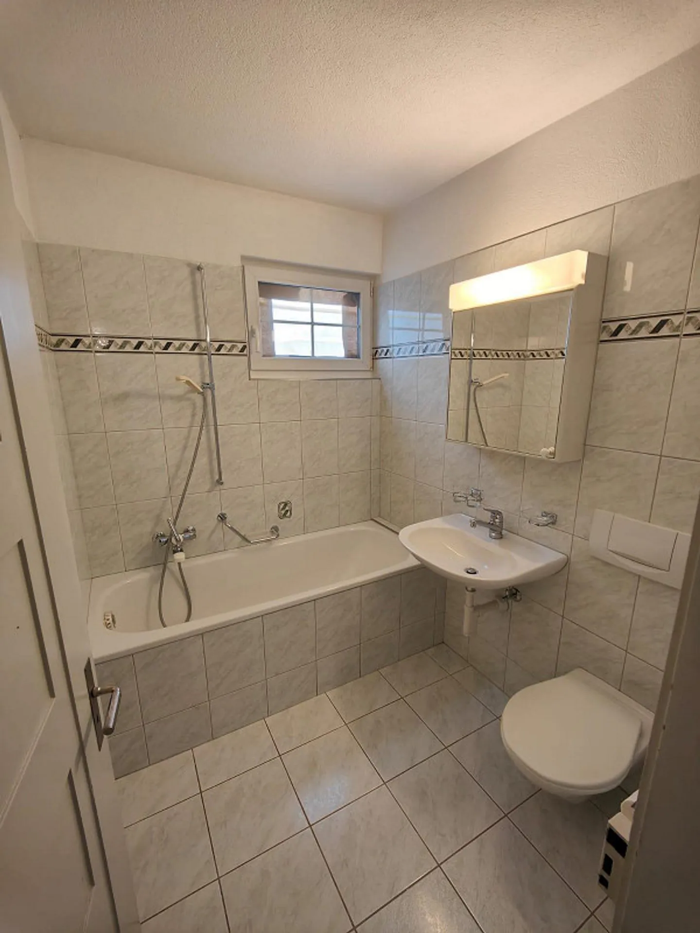 Appartement lumineux de 4,5 pièces à louer dans un emplacement attrayant - Photo 11 sur 13