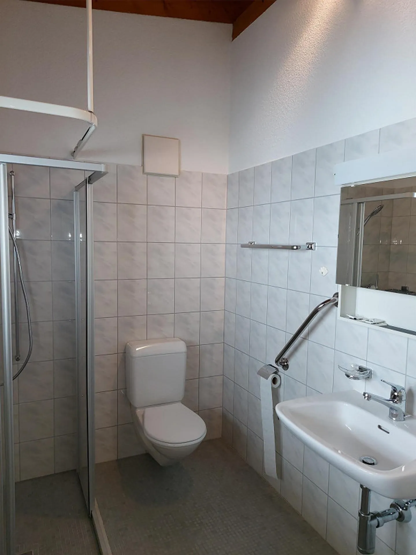 Appartement fonctionnel et facile d'entretien de 2 1/2 pièces (appartement pour seniors) - Photo 6 sur 7