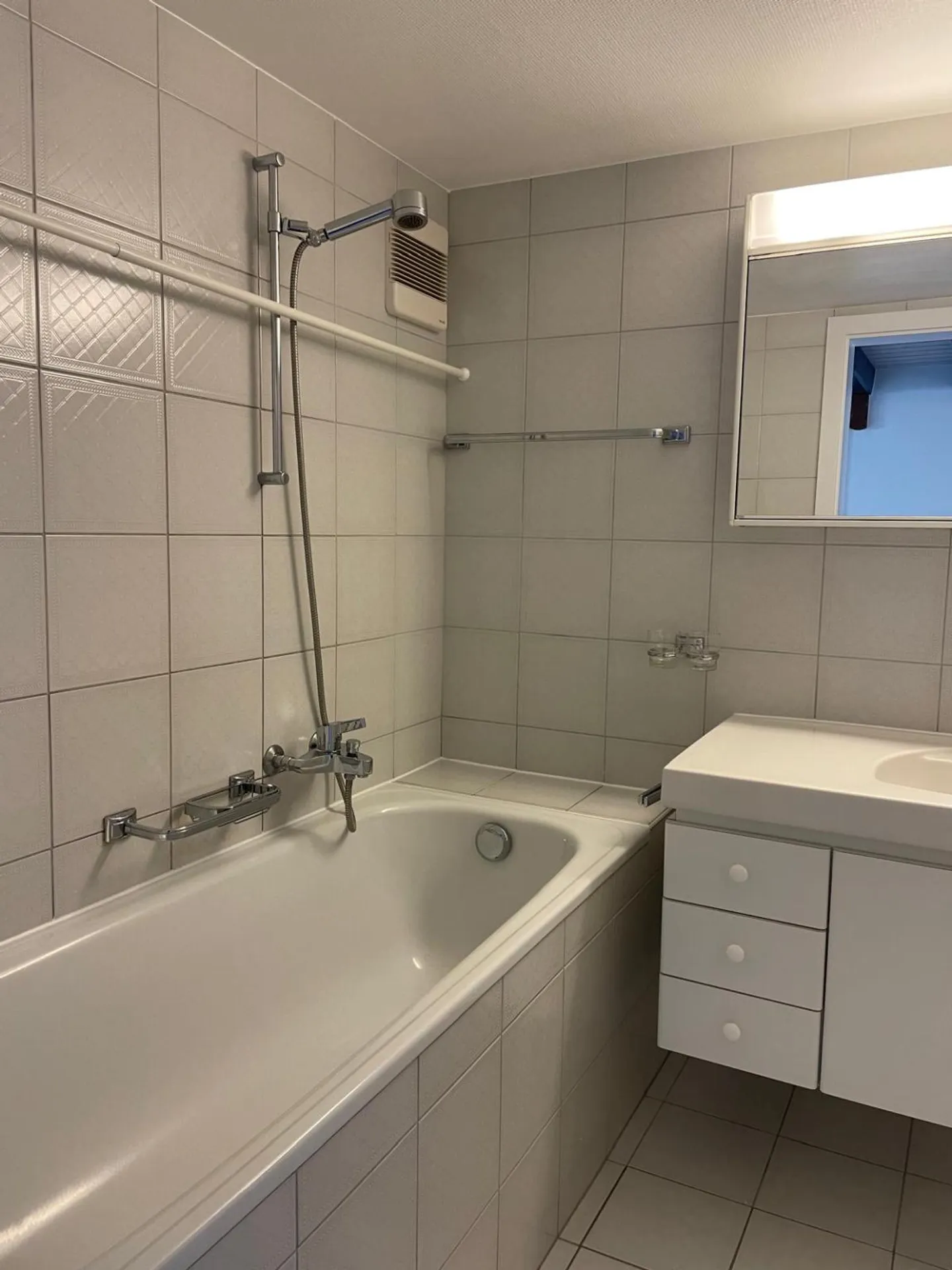 Charming accommodation in the heart of Grand-Rue and a stone's throw from the lake - Photo 8 of 12