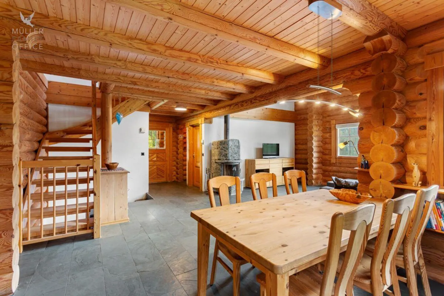 Cabina in legno esclusiva con un distintivo fascino alpino - Foto 5 di 13