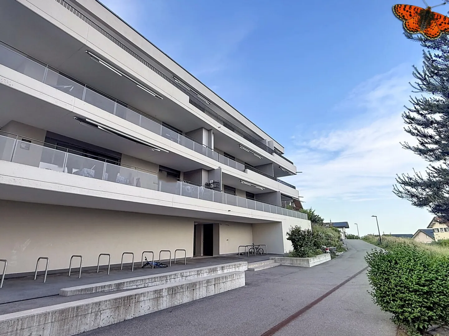 Modernes Apartment mit Balkon - Foto 2 von 10