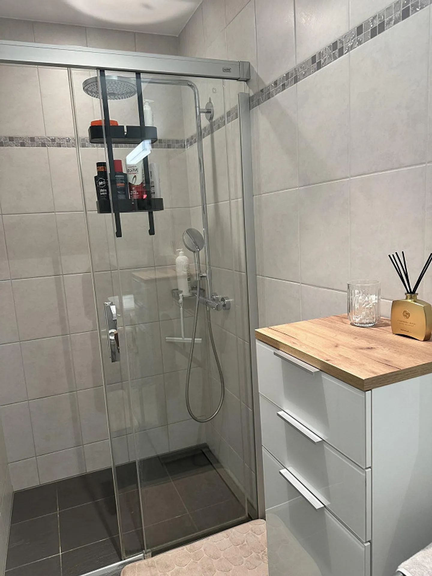 Modernes Apartment mit Balkonen - Foto 4 von 15