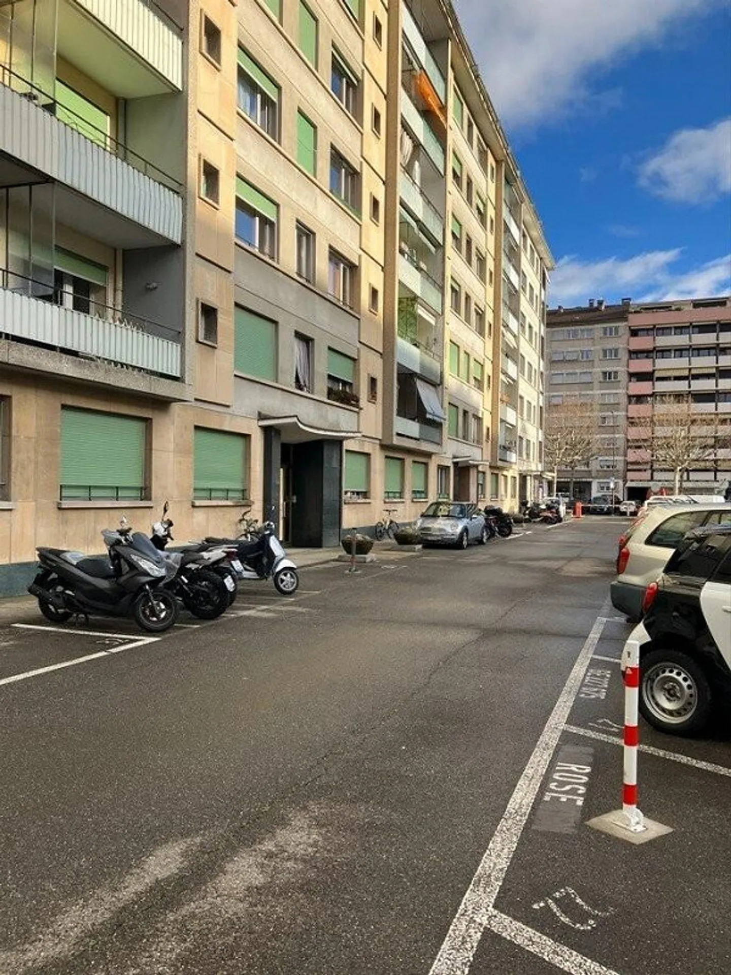 Place de parc à Plainpalais - Photo 1 sur 1