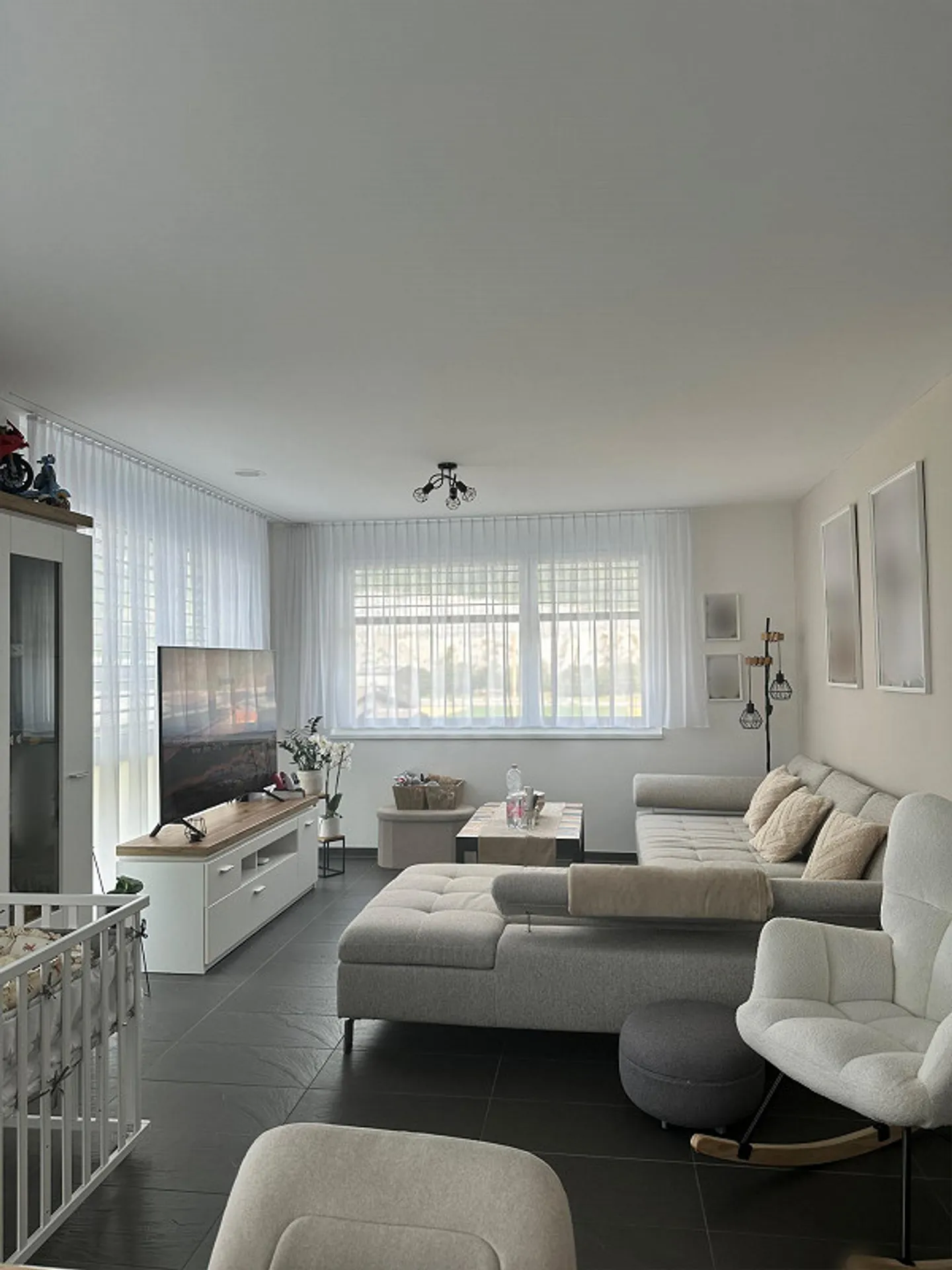 Modernes Apartment mit Balkonen - Foto 10 von 15