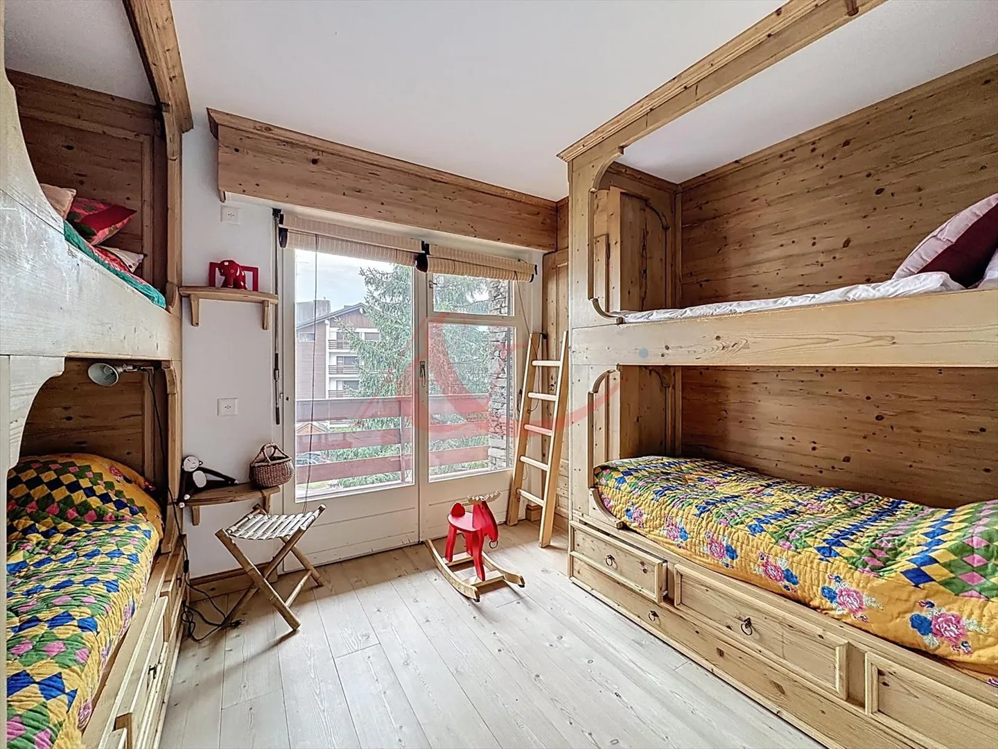 Exclusivity! 4.5 rooms in Crans-Montana - Near the golf course with breathtaking views - Photo 7 of 9