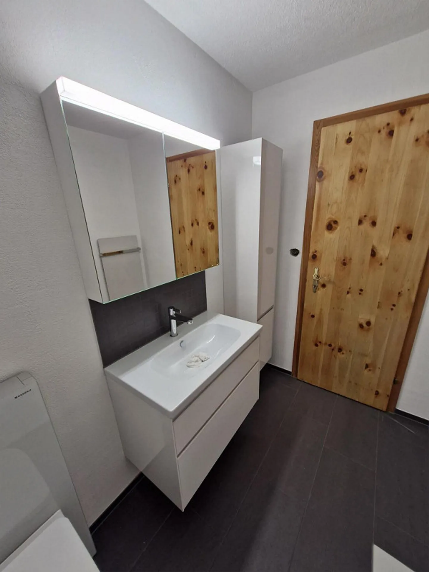 Charmante Wohnung mit Terrasse - Foto 3 von 11