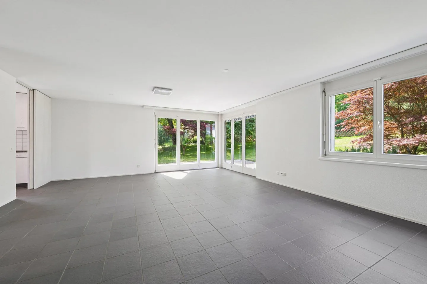 Grosszügiges Einfamilienhaus mit Atelier - Foto 2 von 6