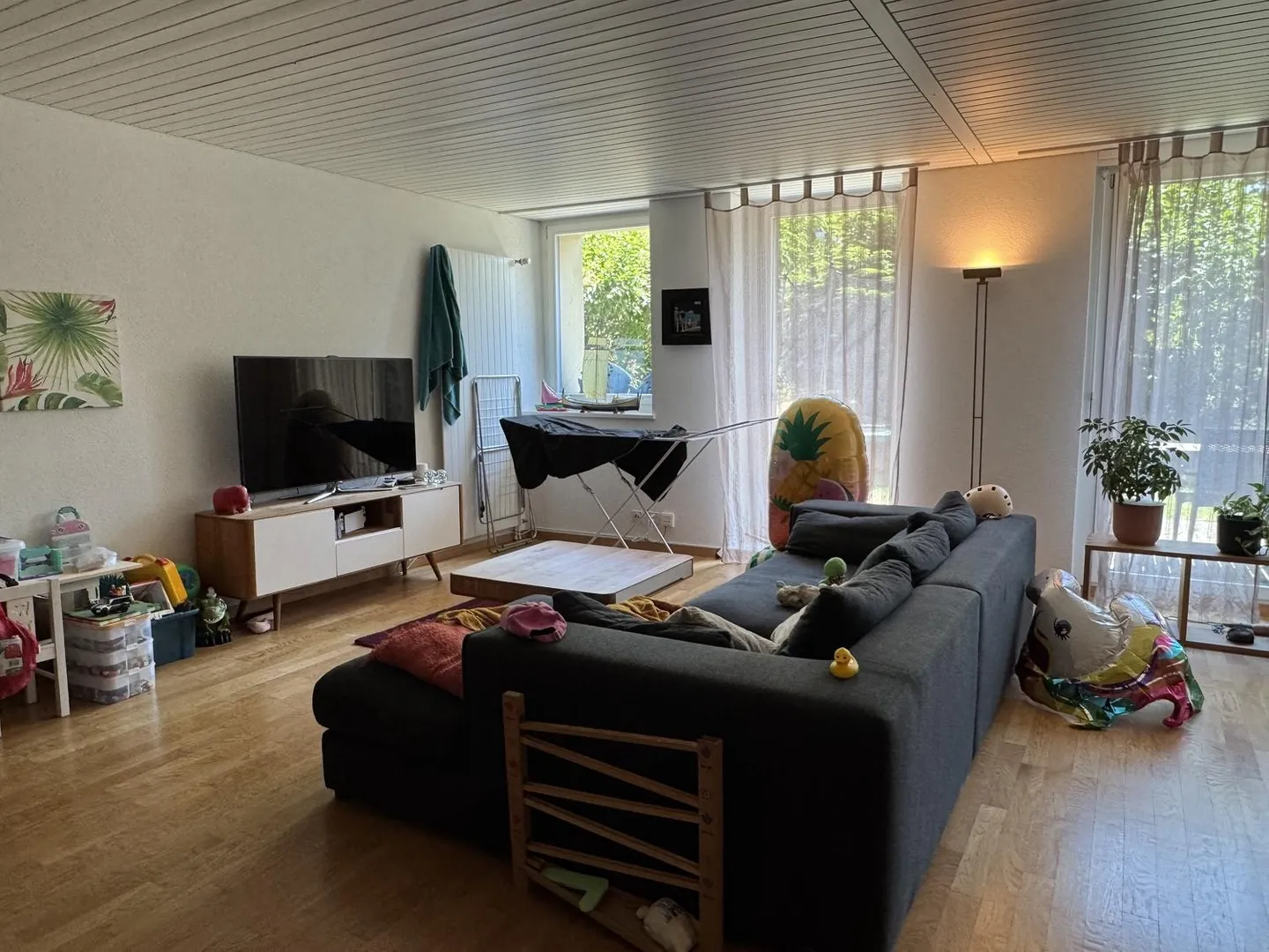 Partially renovated 4.5-room apartment in a renovated farmhouse - Photo 3 of 13