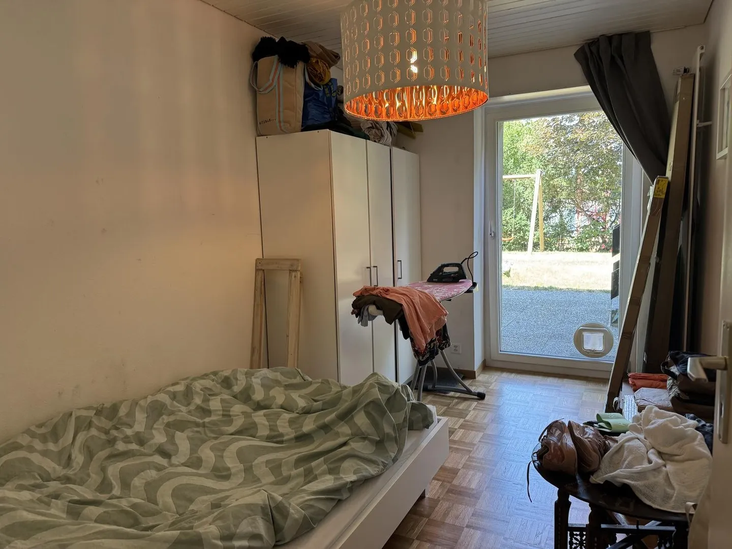 Partially renovated 4.5-room apartment in a renovated farmhouse - Photo 12 of 13