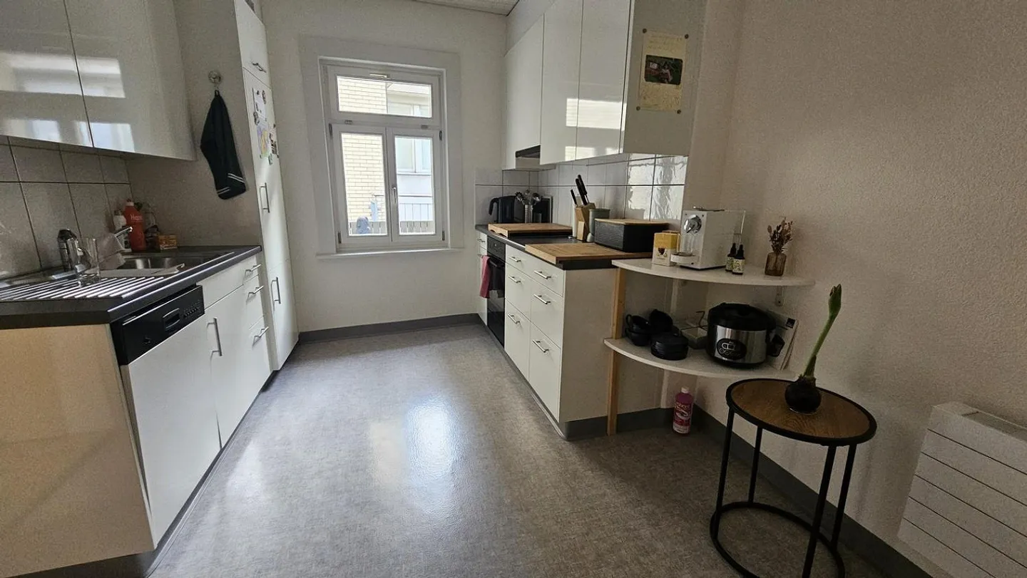 Room in the heart of St. Gallen - Photo 10 of 13