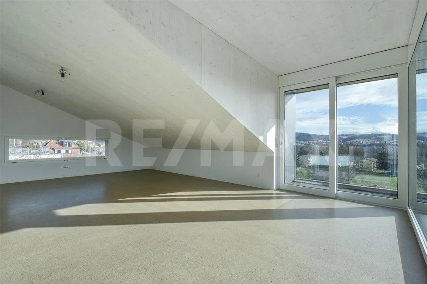 Exclusive living experience with panoramic views of the Alps - Photo 4 of 13