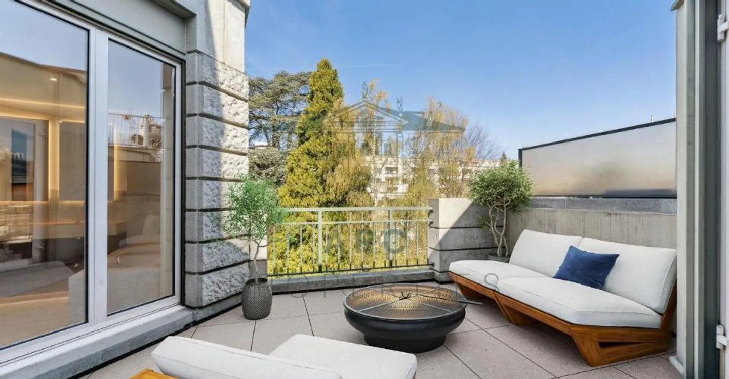 CHAMPEL - EXCEPTIONAL RENOVATED APARTMENT - Photo 8 of 8