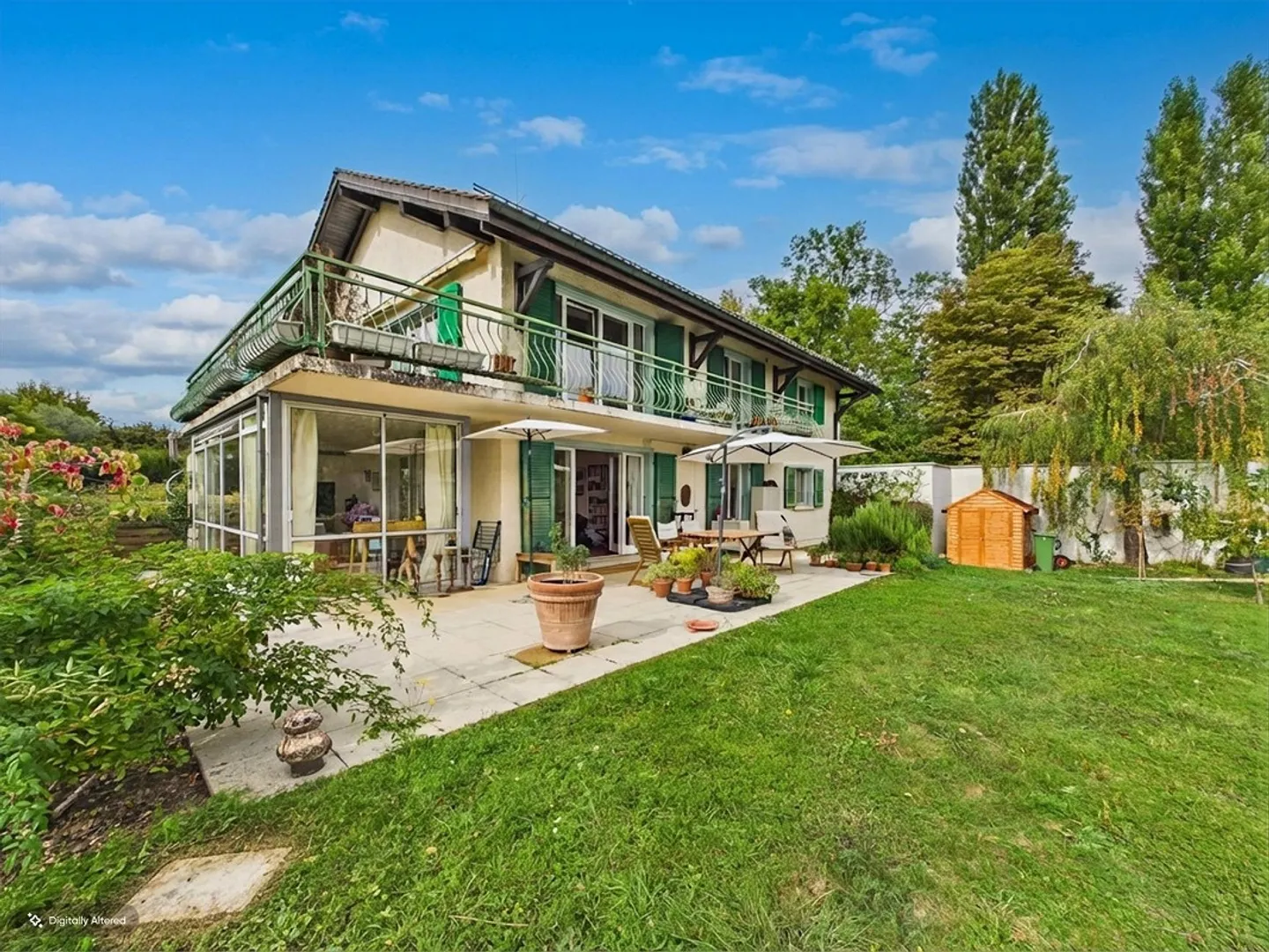 Large garden, magnificent veranda, bright ground floor, 4 bedrooms... - Photo 1 of 14