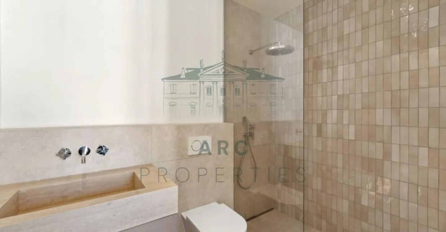 CHAMPEL - EXCEPTIONAL RENOVATED APARTMENT - Photo 5 of 8
