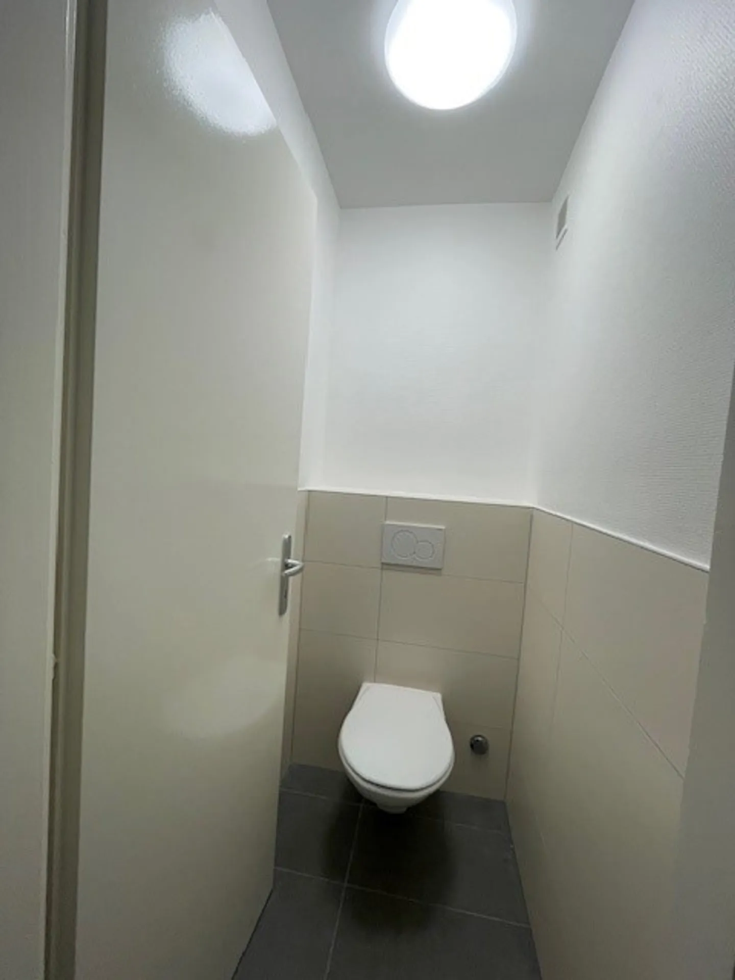 In affitto - Appartamento ristrutturato di 3,5 locali, 5° piano a Renens - Foto 7 di 8