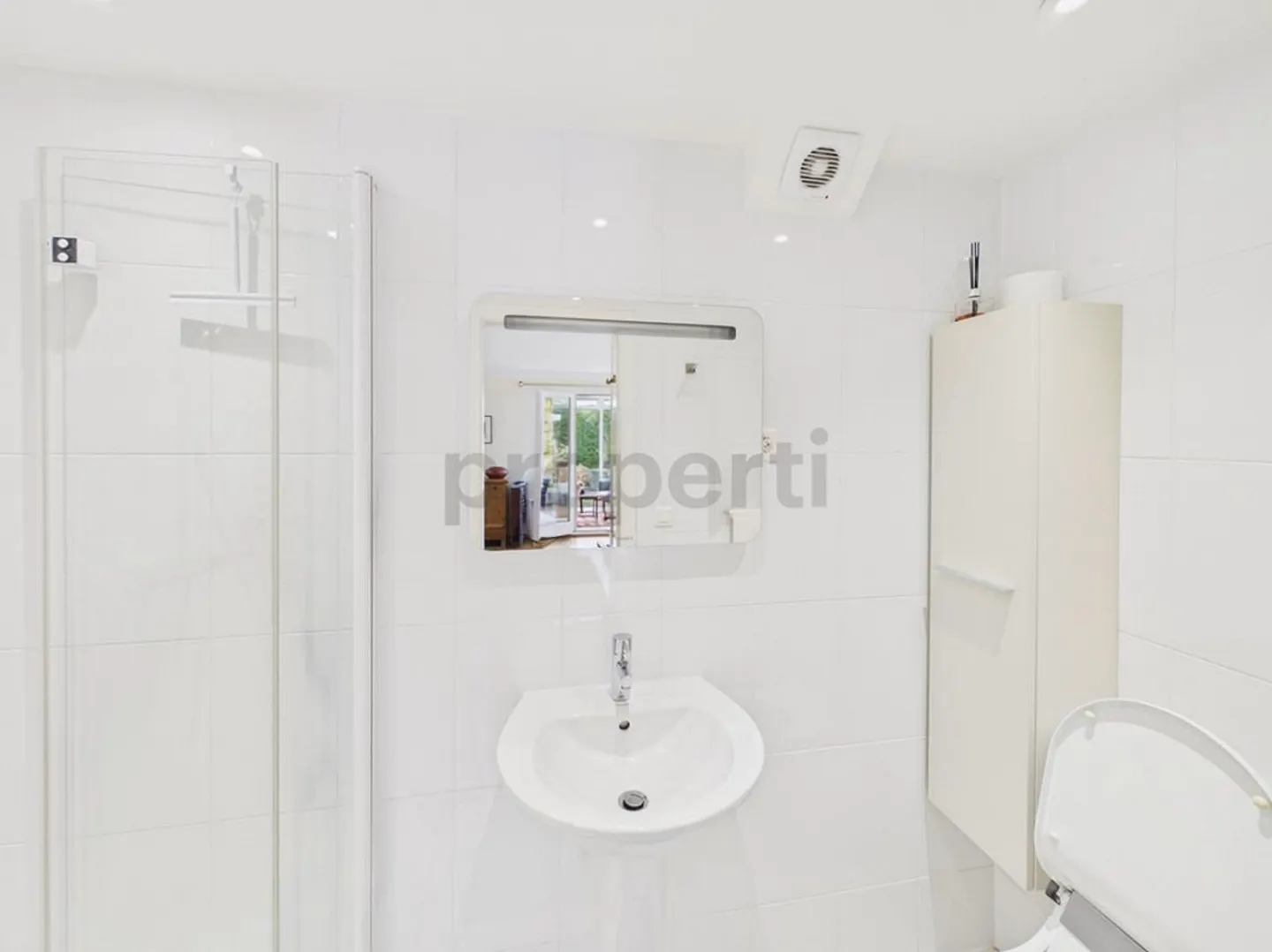 Large garden, magnificent veranda, bright ground floor, 4 bedrooms... - Photo 11 of 14