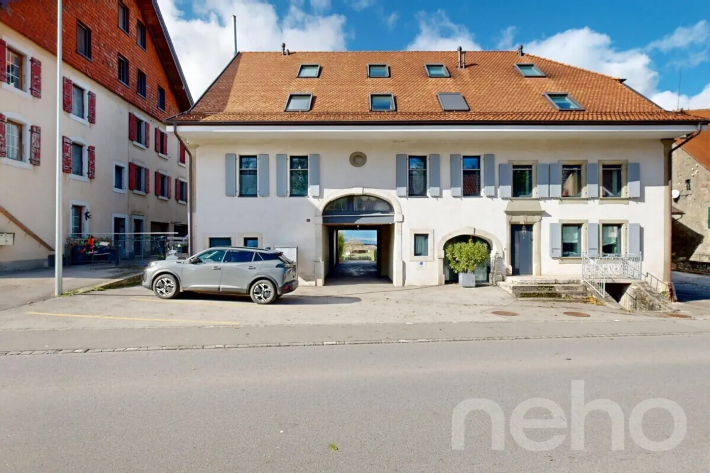 Elegant garden-level apartment with 4.5 rooms in Vuarrens - Photo 1 of 12