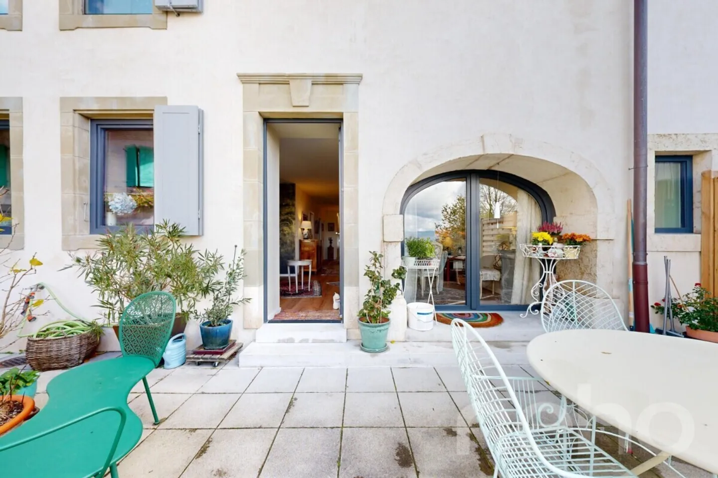 Elegant garden-level apartment with 4.5 rooms in Vuarrens - Photo 12 of 12