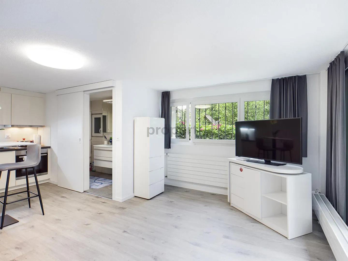 Furnished 2-room apartment in Schliern near Köniz - Photo 4 of 9