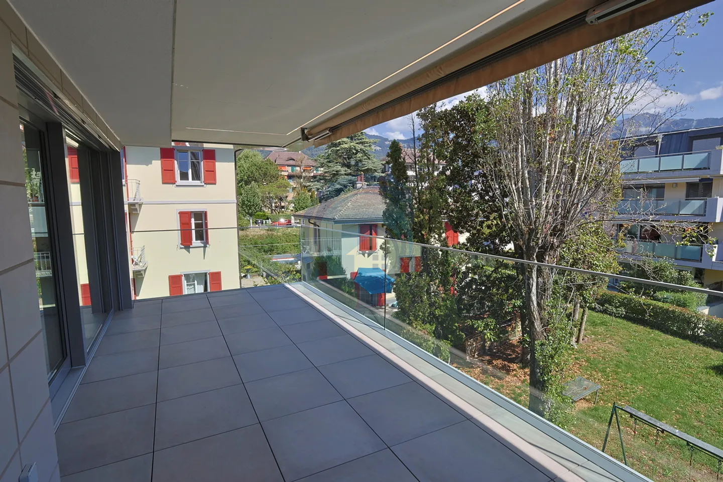 Appartement moderne avec grand balcon - Photo 4 sur 10