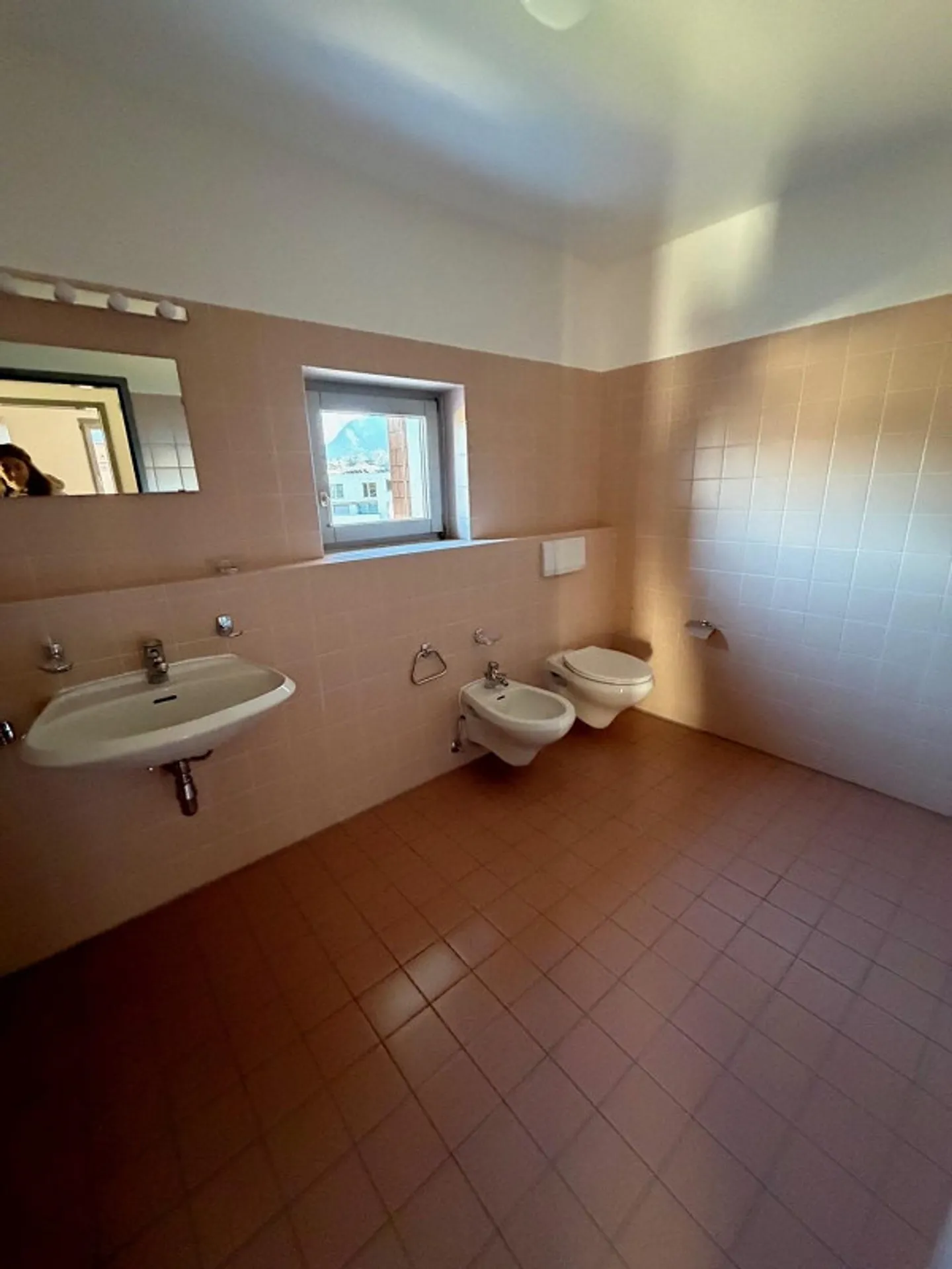 Spacious and bright 4.5-room duplex in Agno with panoramic view - Photo 9 of 9