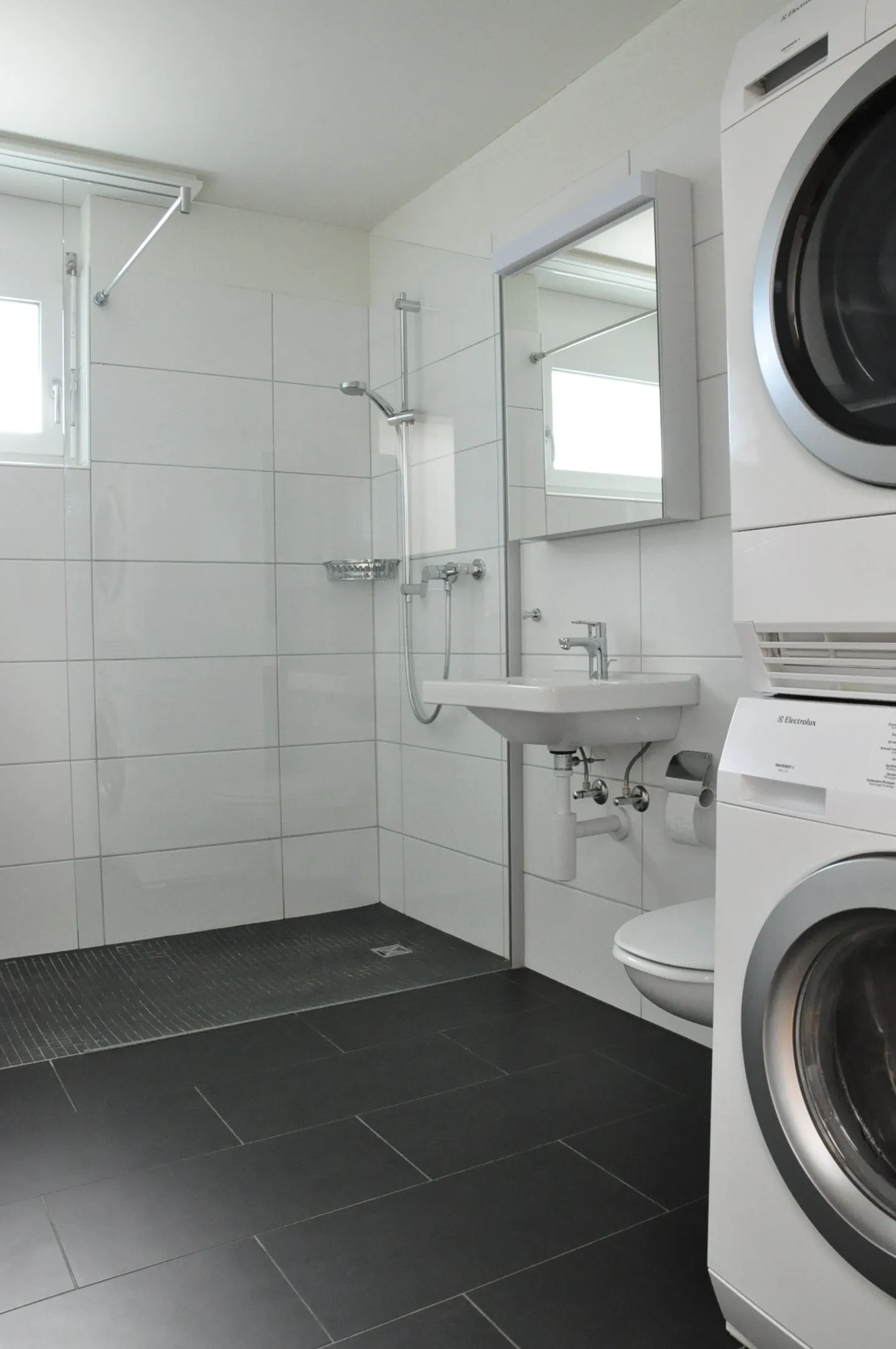 Quietly located penthouse apartment directly at Mühlebach - Photo 7 of 9
