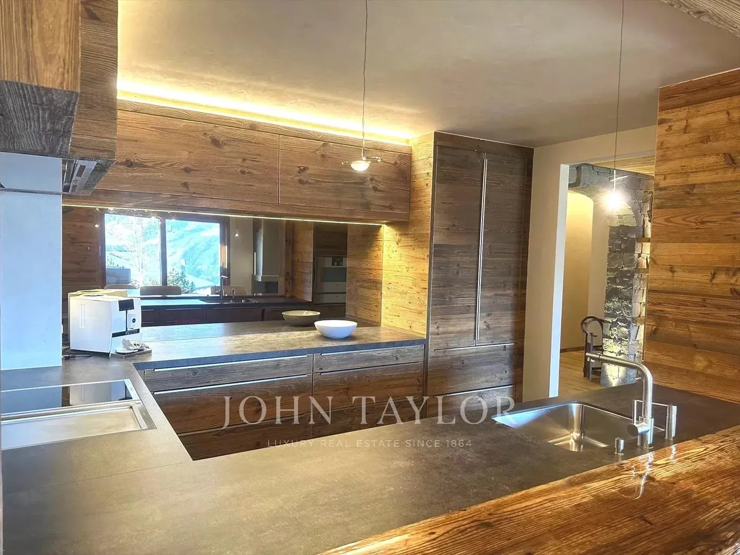 Emplacement : Appartement 5,5 pièces à Crans-Montana - Photo 3 sur 9