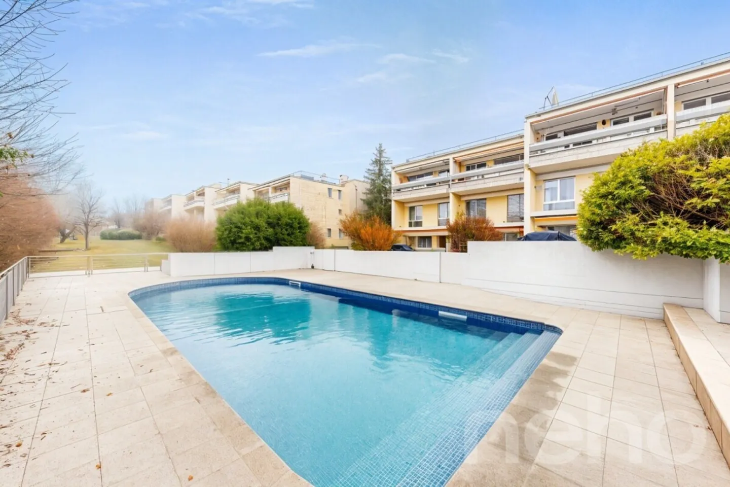 Exceptional volumes and lake view, duplex to reinvent in Colombier - Photo 11 of 12