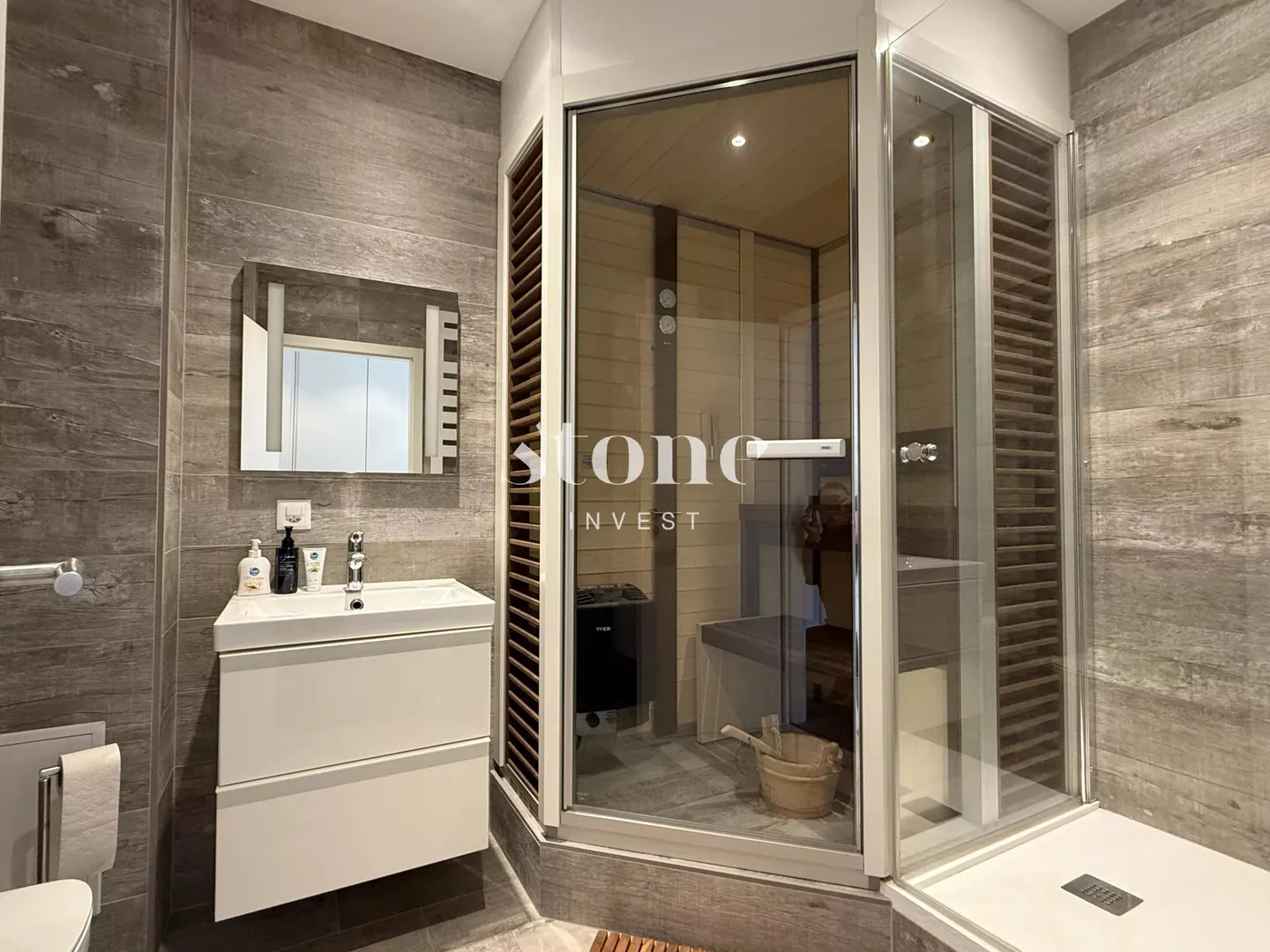 Magnificent bright furnished apartment recently renovated of 58 m2 and 24 m2 terrace - Photo 6 of 11