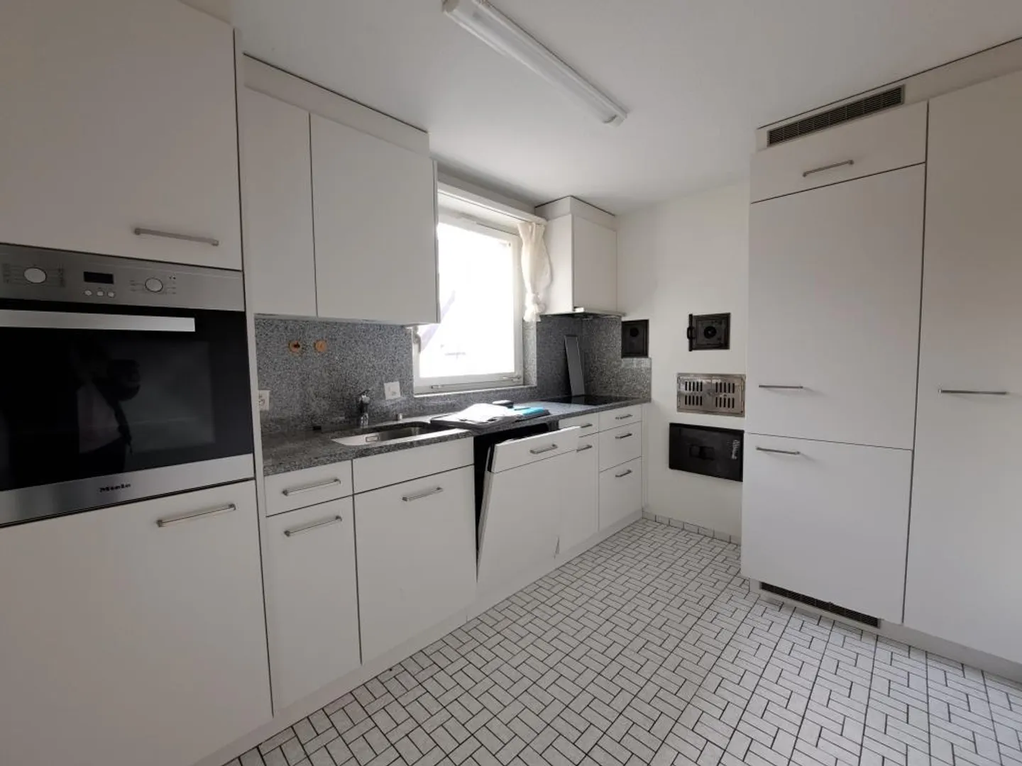 Appartamento duplex di 5,5 locali limitato fino al 30.09.2027 - Foto 2 di 8