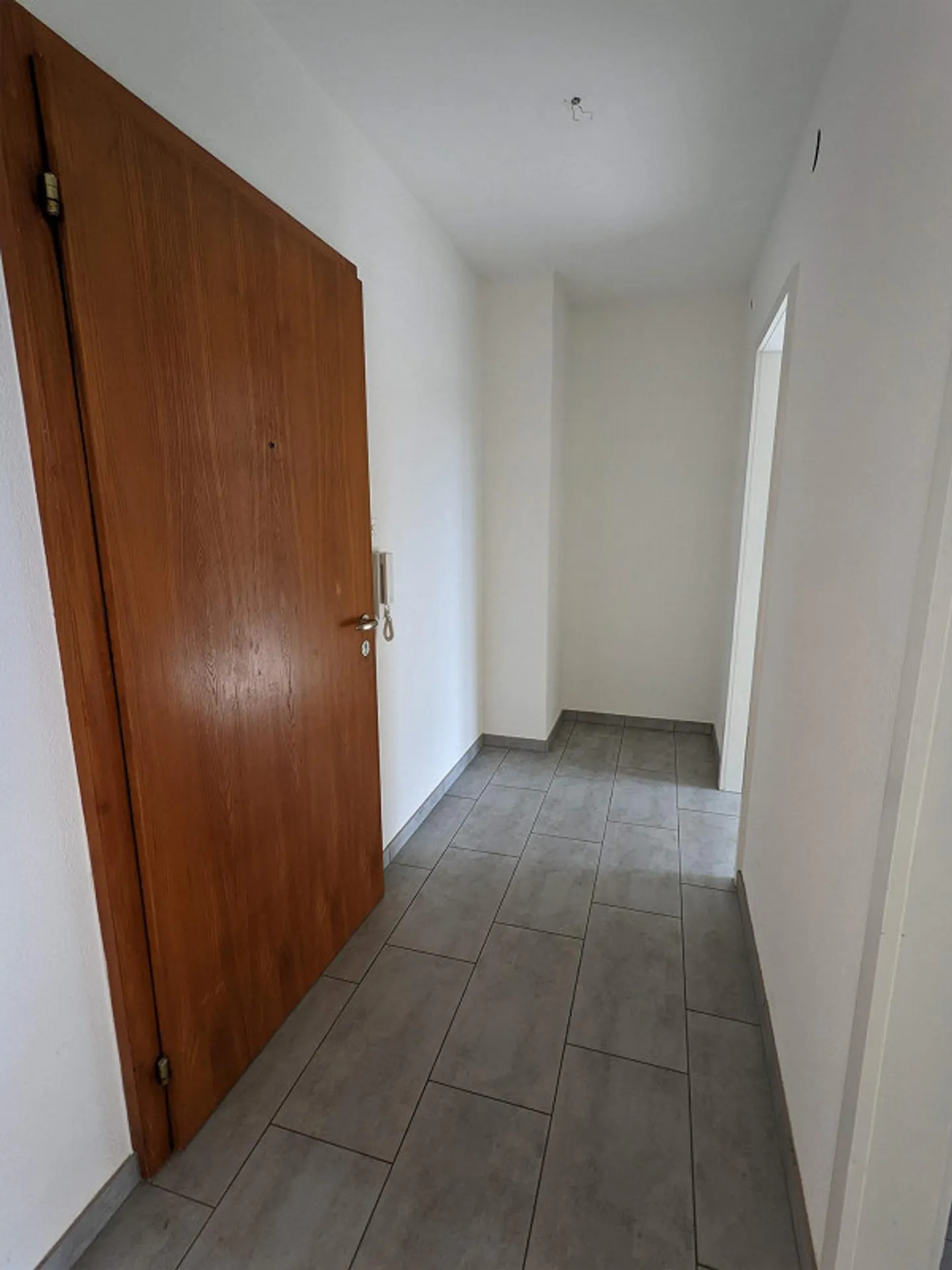 1-room apartment with balcony (3rd floor with elevator) near Aeschenplatz - Photo 5 of 7