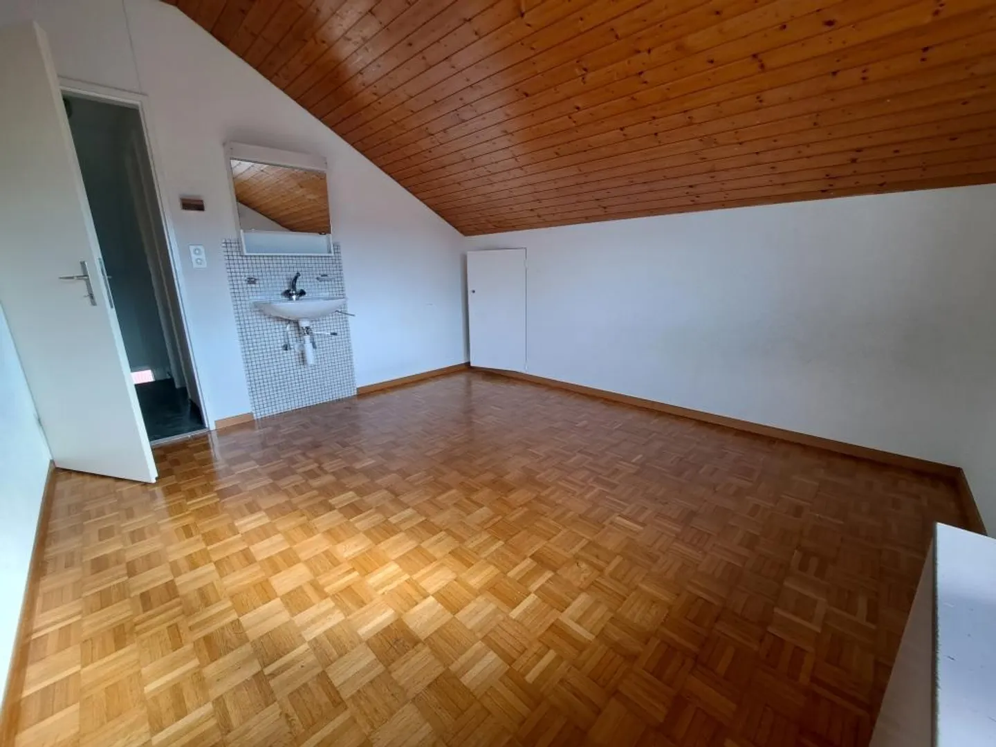 Appartamento duplex di 5,5 locali limitato fino al 30.09.2027 - Foto 7 di 8