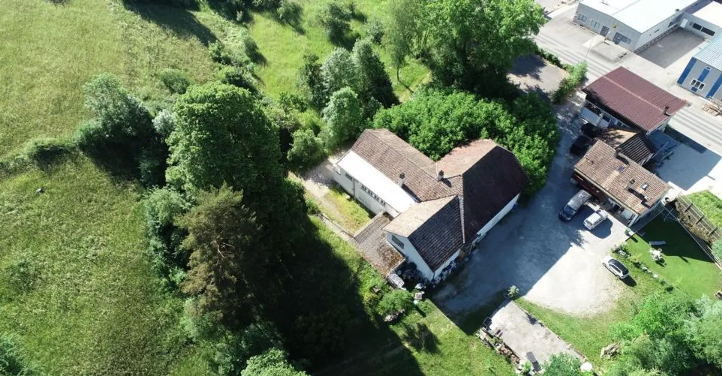 Charaktereigenschaft mit 3 Wohnungen und Baugrundstück in Perrefitte - Foto 2 von 11
