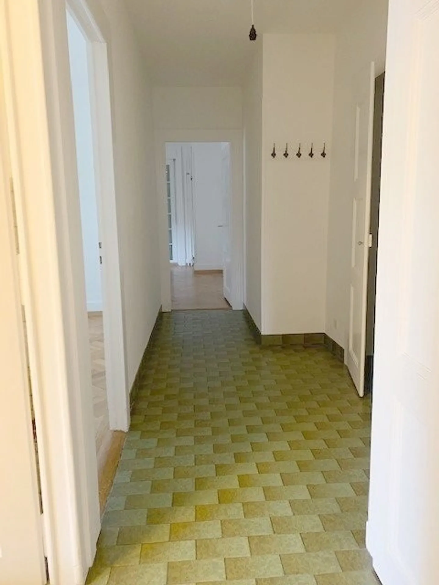 Spacious and Bright - Photo 4 of 4