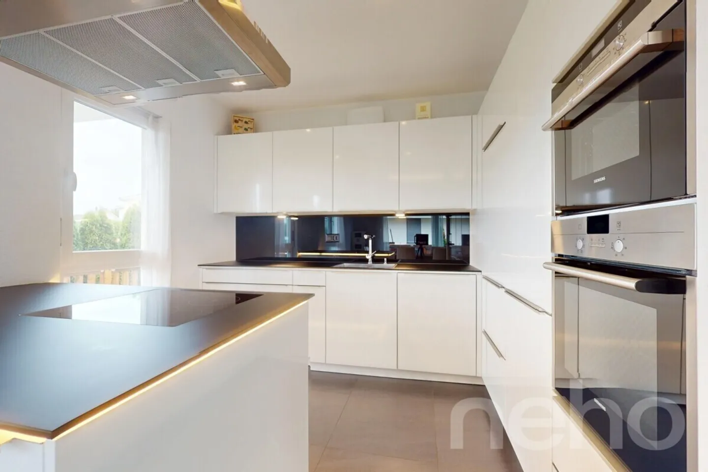 Light-flooded 6.5-room house in a quiet location with plenty of space - Photo 7 of 12